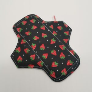 Slipeinlage "Erdbeer auf Schwarz" (ca.18cm)