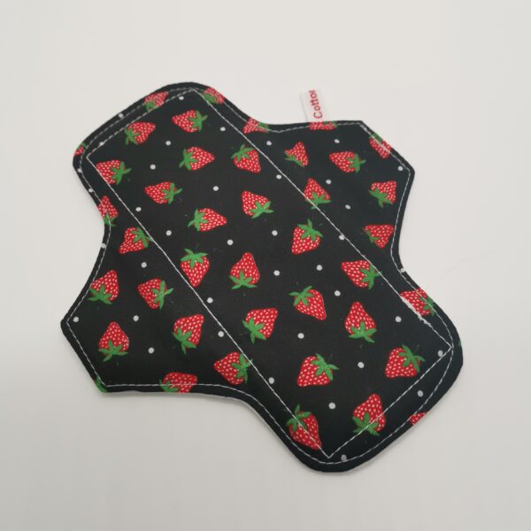Slipeinlage "Erdbeer auf Schwarz" (ca.18cm)